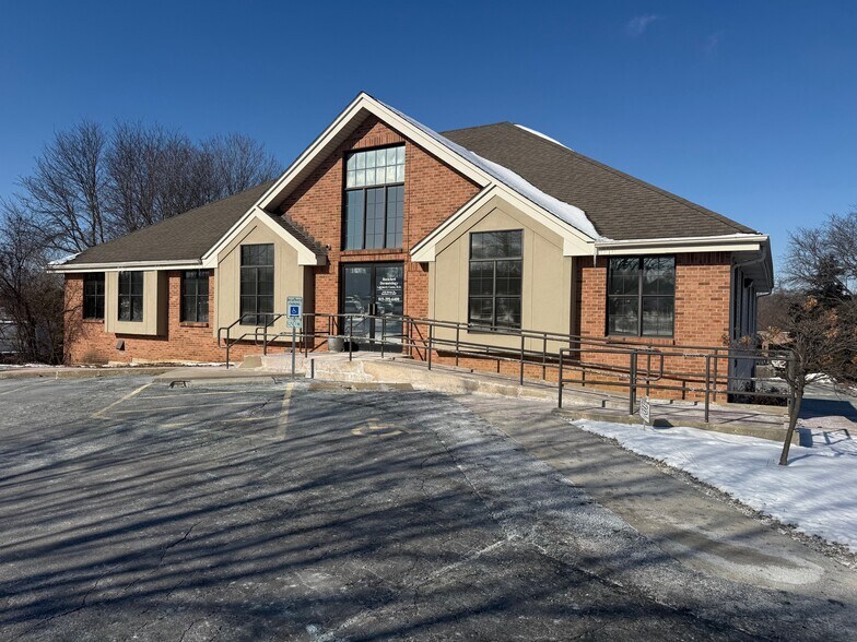 4338 Morsay Dr, Rockford, IL à vendre - Photo du bâtiment - Image 2 de 10