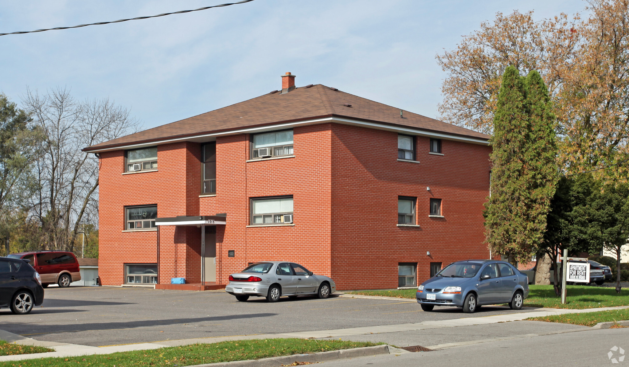 Immeuble residentiel dans Whitby, ON à vendre Photo principale- Image 1 de 1