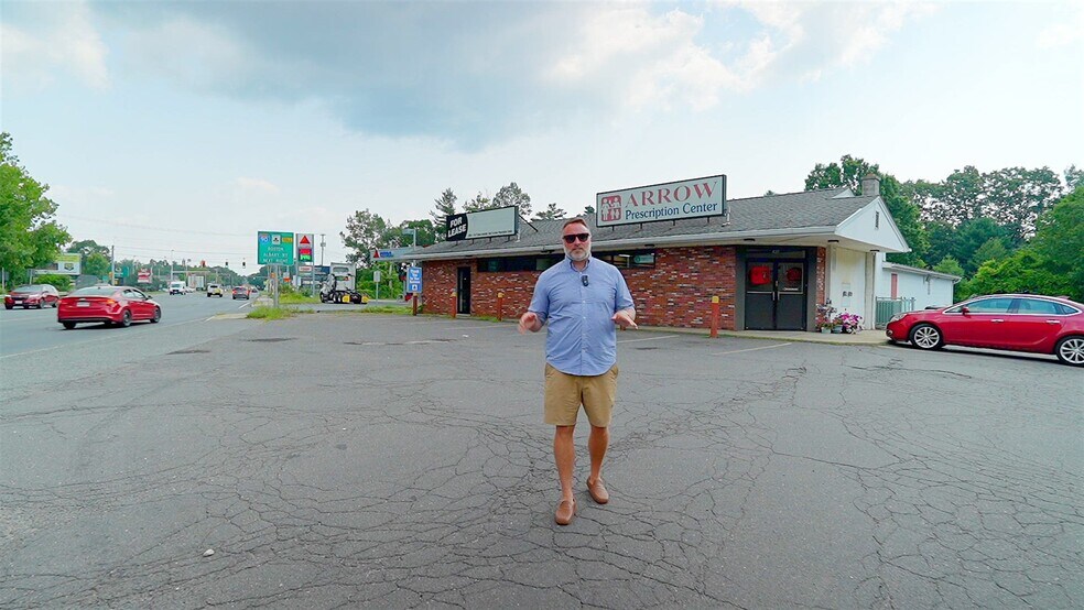 417 N Elm St, Westfield, MA à louer - Vidéo sur l’inscription commerciale - Image 2 de 14