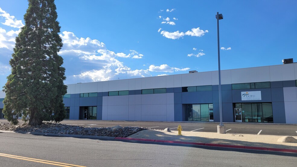 750 Freeport Blvd, Sparks, NV à louer - Photo du bâtiment - Image 2 de 6