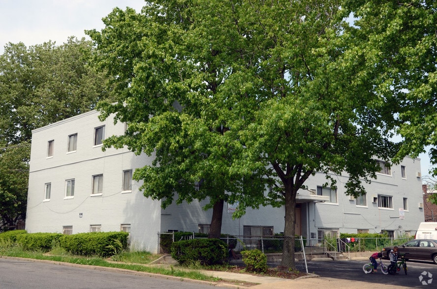 4827-4835 N 6th St, Philadelphia, PA for sale - Primary Photo - Image 1 of 2