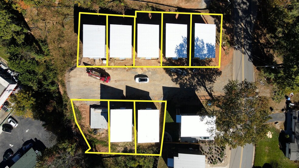 108 Lager Ln, Asheville, NC à vendre - Photo du bâtiment - Image 1 de 26