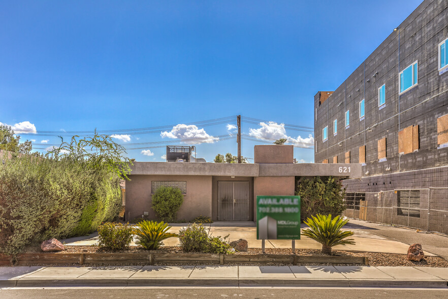 621 S 10th St, Las Vegas, NV for sale - Building Photo - Image 1 of 1