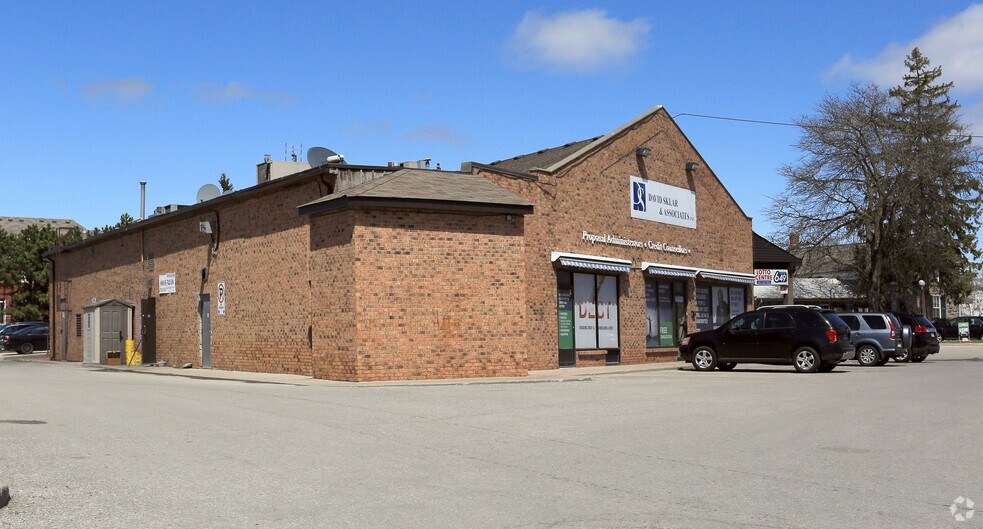 1660 Kingston Rd, Pickering, ON à vendre - Photo principale - Image 1 de 1