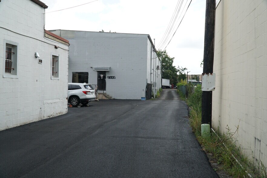 216 W Hampton Ave, Capitol Heights, MD à vendre - Photo du bâtiment - Image 2 de 9