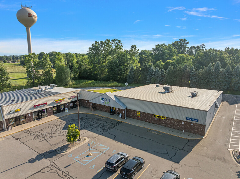 860-888 N Van Dyke Rd, Almont, MI à louer - Photo du bâtiment - Image 1 de 8