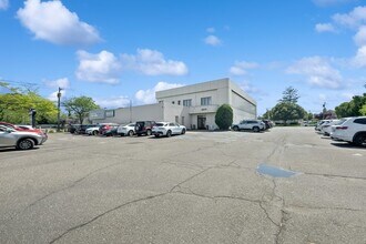 2201-2211 Merrick Rd, Merrick, NY for lease Building Photo- Image 1 of 13