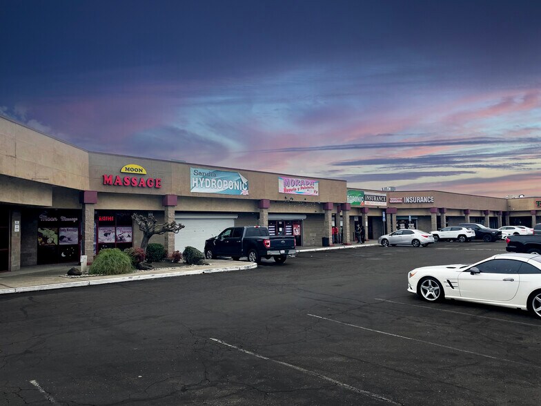 3008 E Hammer Ln, Stockton, CA à louer - Photo du bâtiment - Image 2 de 5