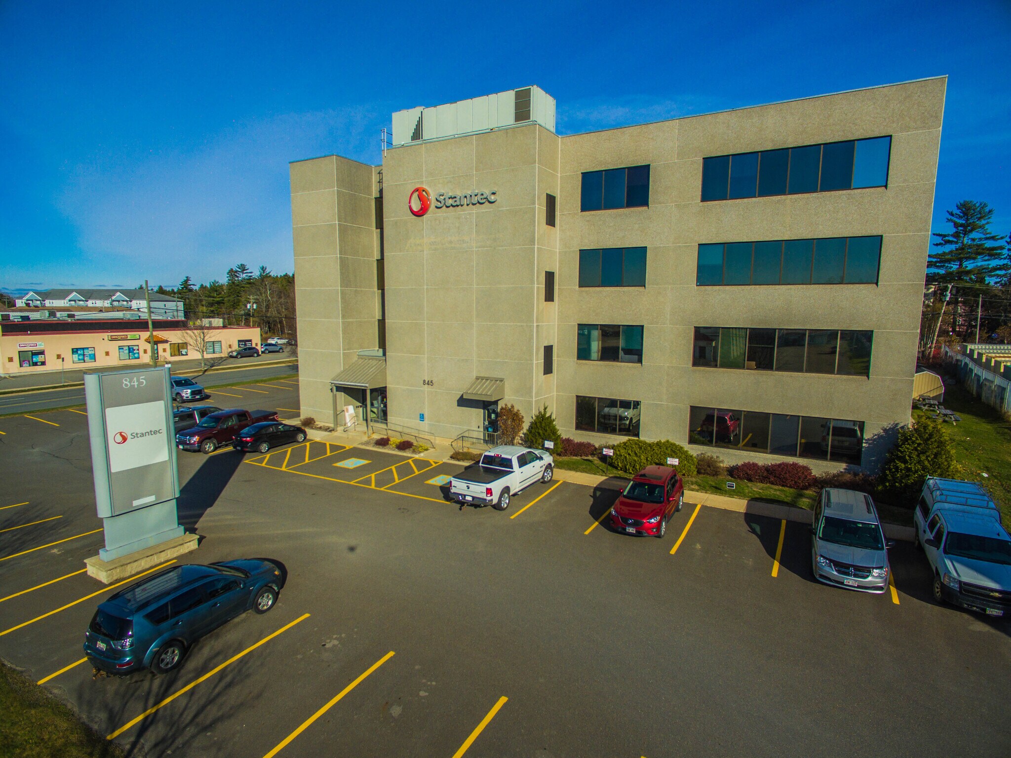 845 Prospect St, Fredericton, NB for sale Primary Photo- Image 1 of 1