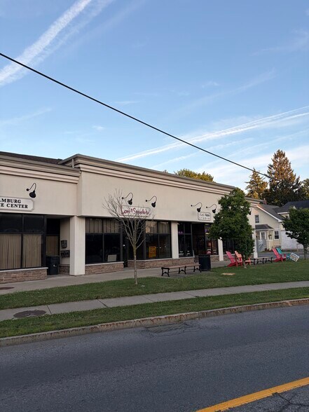 239-243 Buffalo St, Hamburg, NY à louer - Photo du bâtiment - Image 3 de 6