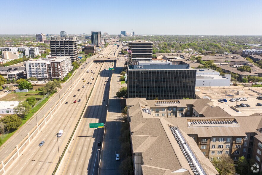 4040 N Central Expy, Dallas, TX à louer - Photo du bâtiment - Image 2 de 10