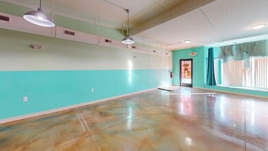 214 S Michigan Ave, Howell, MI à louer Photo intérieure- Image 2 de 5