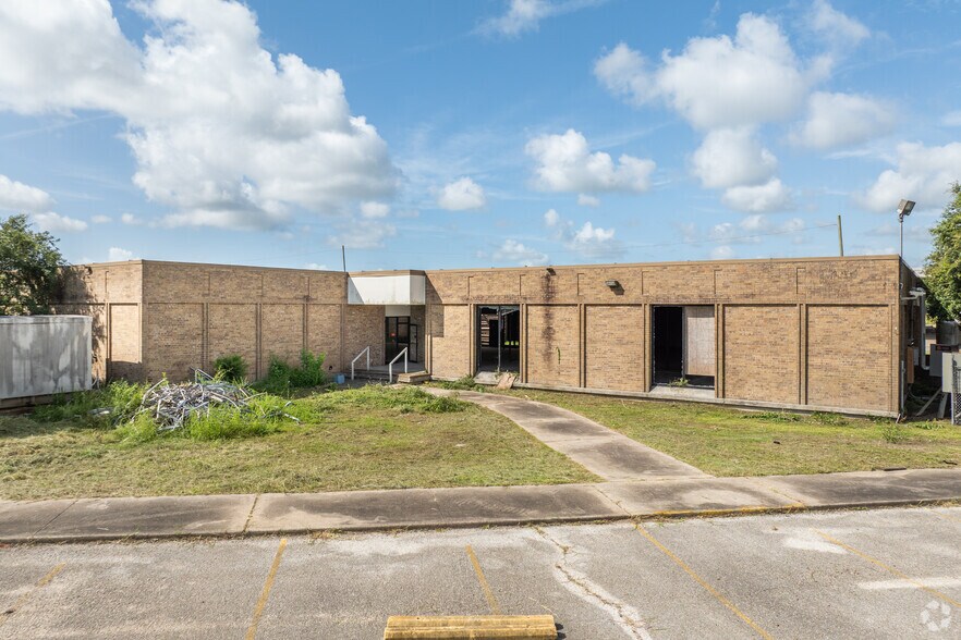 3100 Gulf Fwy, La Marque, TX à vendre - Photo du bâtiment - Image 2 de 15