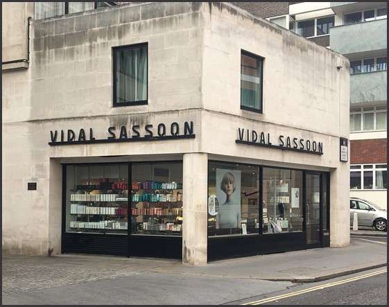 5 Ave Maria Ln, Londres à louer Photo du bâtiment- Image 1 de 1