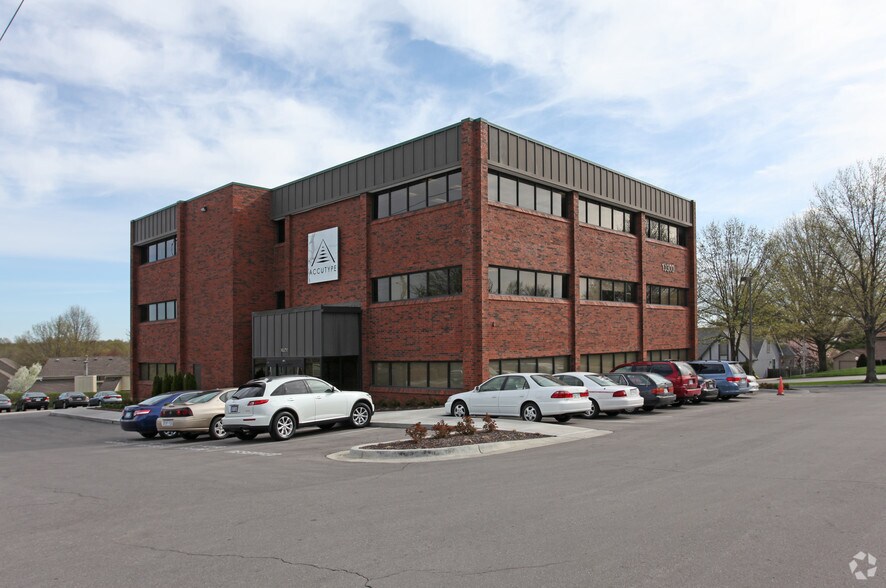 10500 W 103rd St, Overland Park, KS à louer - Photo principale - Image 2 de 21