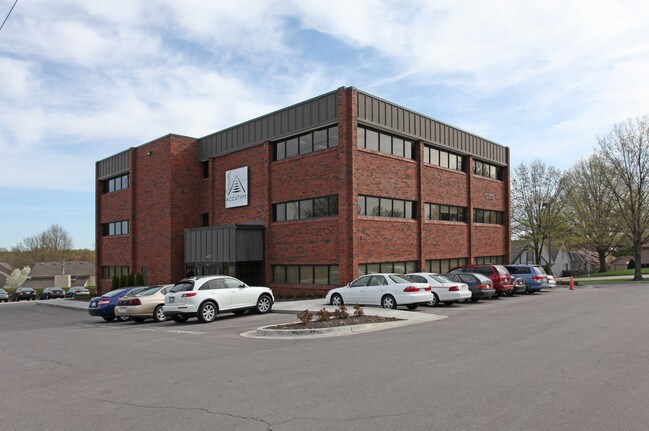 Plus de détails pour 10300 W 103rd St, Overland Park, KS - Bureau à vendre