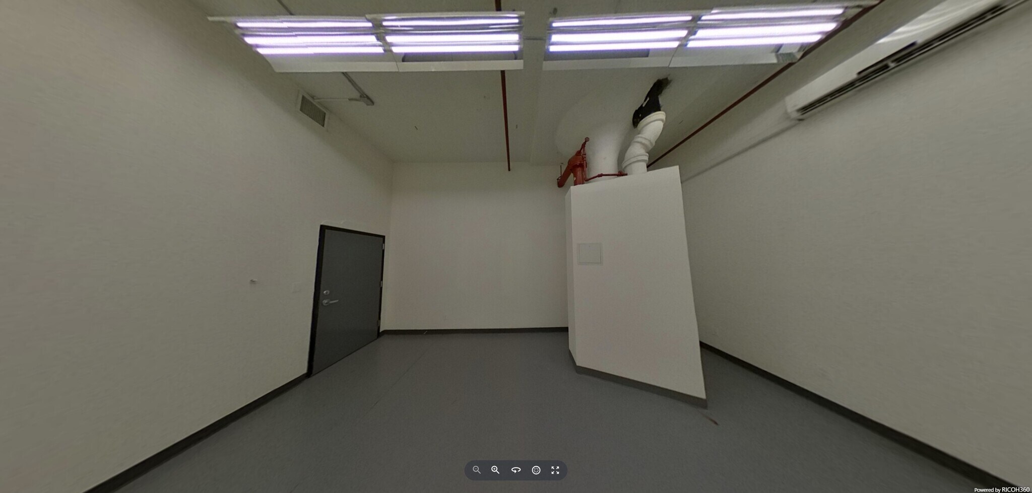 13202 89th Ave, Richmond Hill, NY for lease Interior Photo- Image 1 of 2
