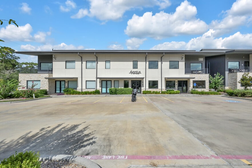 1300 Rayford Park Rd, Spring, TX for sale - Building Photo - Image 1 of 32