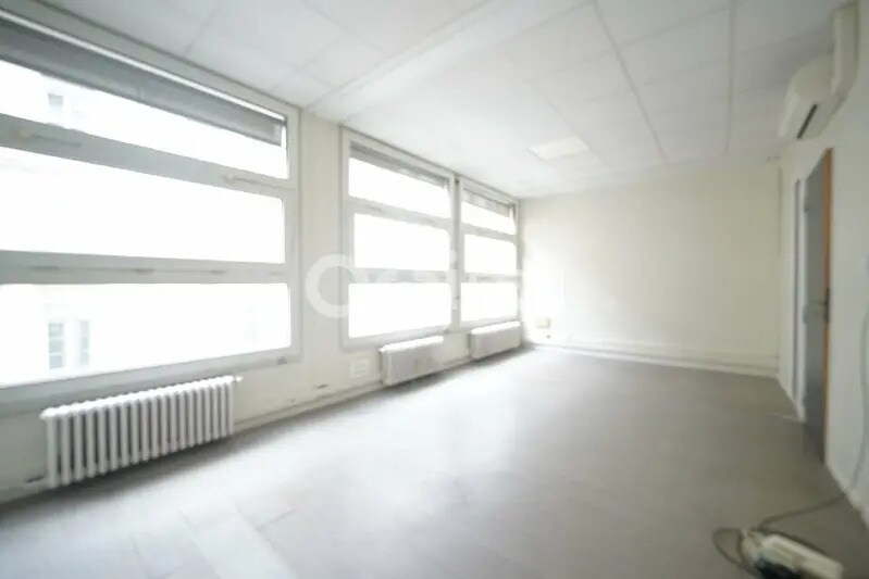 Bureau dans Lyon à louer Photo intérieure- Image 1 de 18