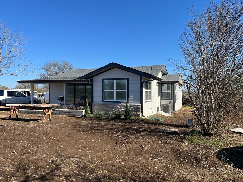 1155 S FM 1626, Buda, TX à louer - Photo du bâtiment - Image 3 de 3