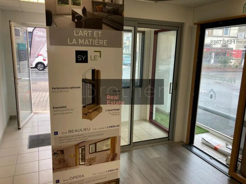 Office in Eysines for lease - Interior Photo - Image 2 of 7