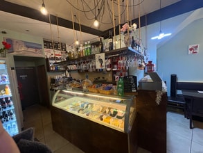 54 High St, London for lease Interior Photo- Image 2 of 4