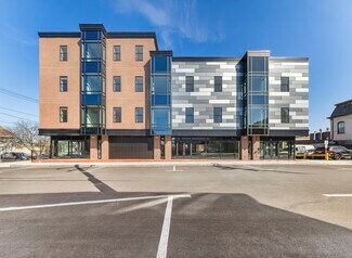 Plus de détails pour 21 Summer St, Natick, MA - Commerce de détail à louer