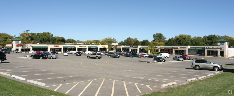 820 S Milwaukee Ave, Libertyville, IL for lease - Primary Photo - Image 1 of 1