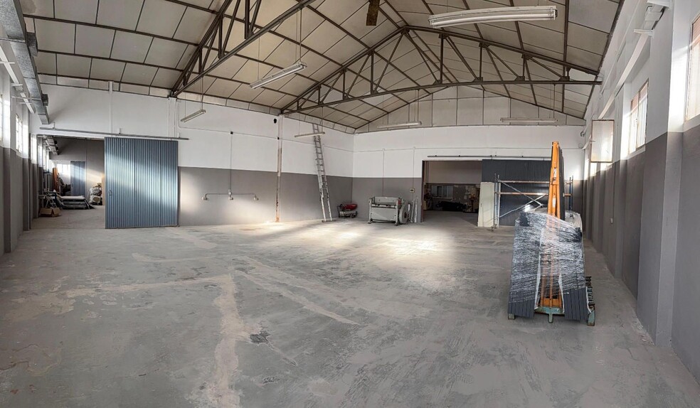 Industrial in Alcalá de Henares, Madrid for sale - Building Photo - Image 1 of 10