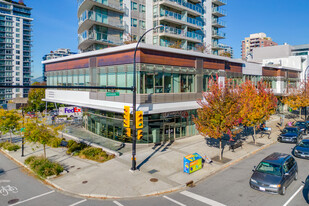 1301-1333 Lonsdale Ave, North Vancouver BC - Services immobiliers commerciaux