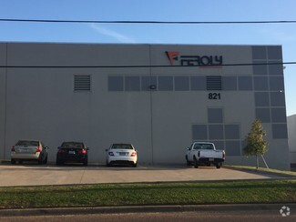 Plus de détails pour 821 Union Pacific Blvd, Laredo, TX - Industriel à louer