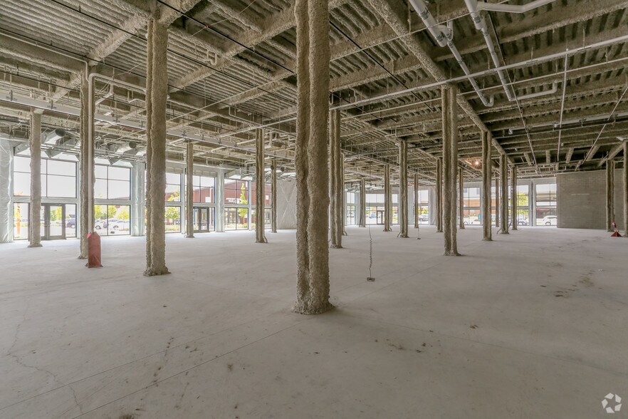 11240 W Burleigh St, Wauwatosa, WI à louer - Photo intérieure - Image 3 de 3