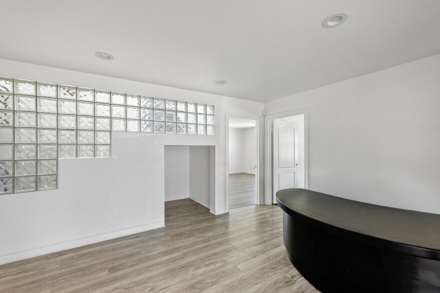 1304 Santa Anita Ave, South El Monte, CA à louer - Photo du bâtiment - Image 3 de 19