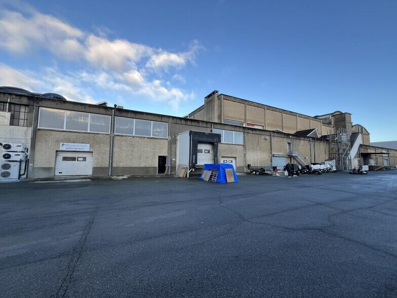 Industriel dans La Courneuve à louer - Photo du bâtiment - Image 3 de 30