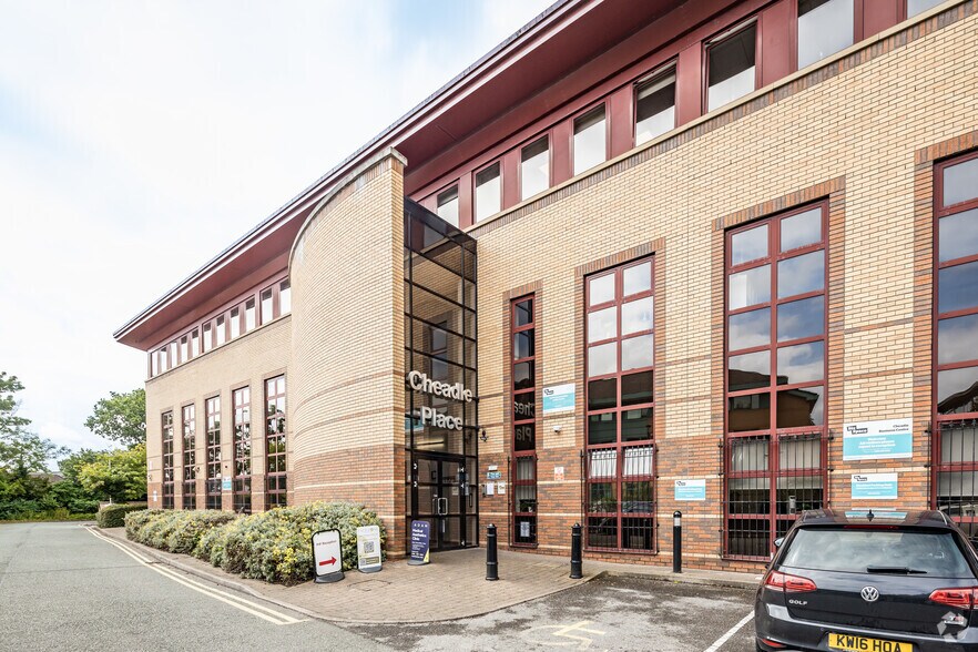 Stockport Rd, Cheadle à louer - Photo du bâtiment - Image 2 de 15