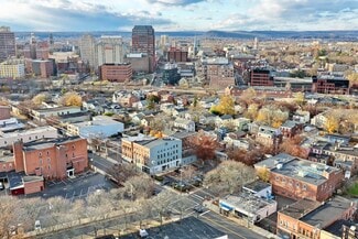 Plus de détails pour 813-825 Chapel St, New Haven, CT - Bureau à louer