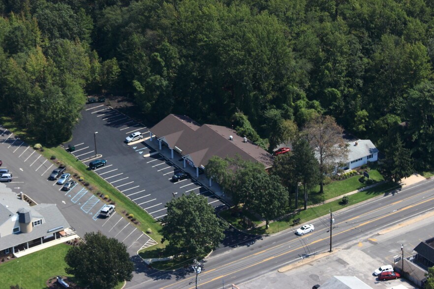 643 Stokes Rd, Medford, NJ à louer - Photo du bâtiment - Image 3 de 24