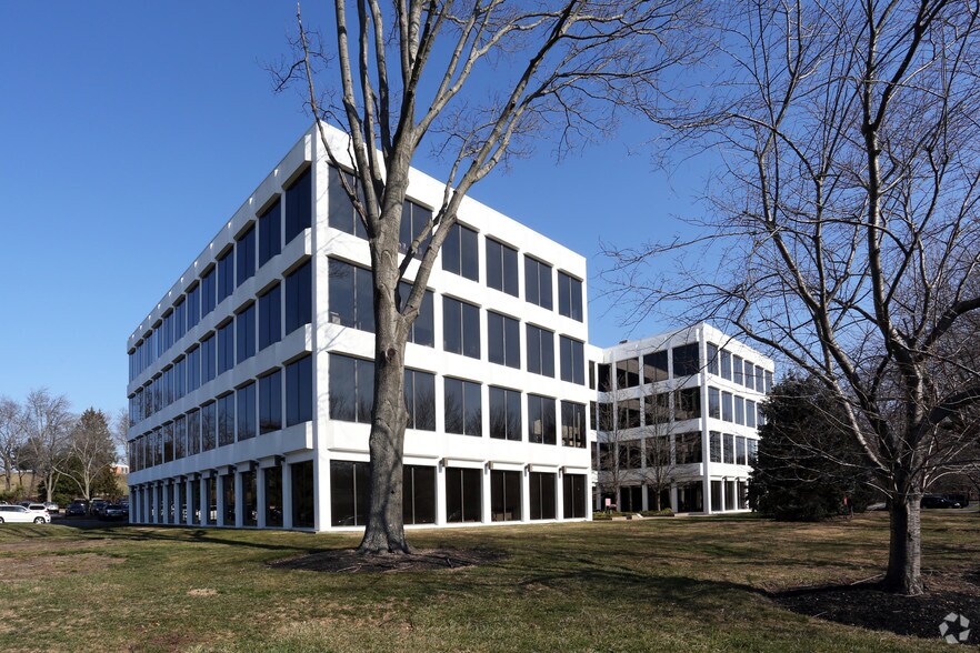2600 Philmont Ave, Huntingdon Valley, PA à louer - Photo du bâtiment - Image 3 de 20