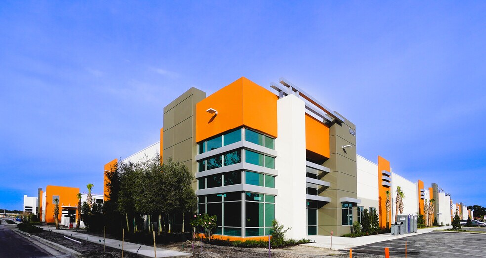 1290 Ocoee Apopka Rd, Ocoee, FL for lease - Building Photo - Image 1 of 27