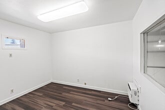 1344 Brookside Blvd, Grants Pass, OR for lease Interior Photo- Image 2 of 4