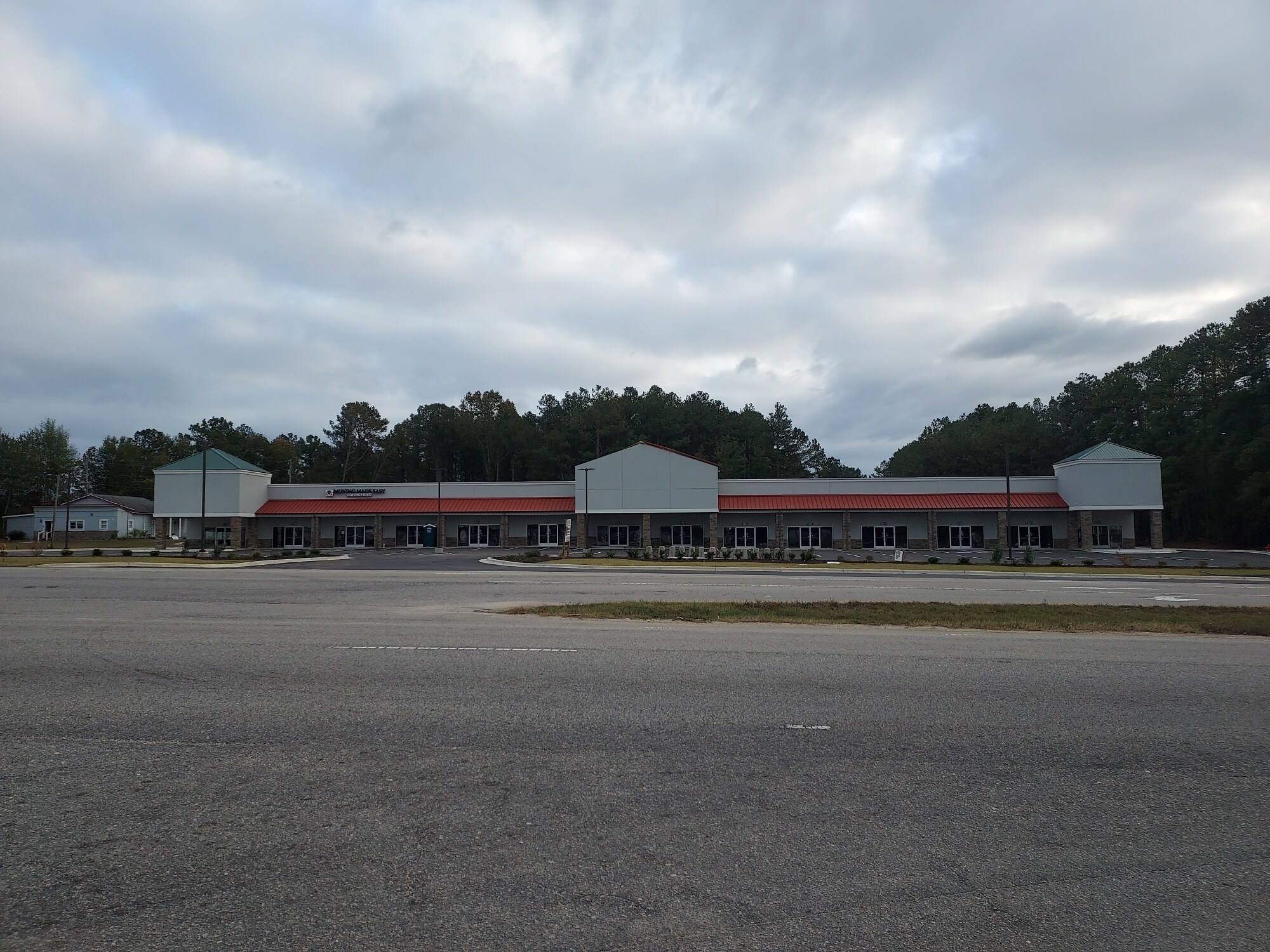 8100 Fayetteville Rd, Raeford, NC à louer Photo du bâtiment- Image 1 de 8