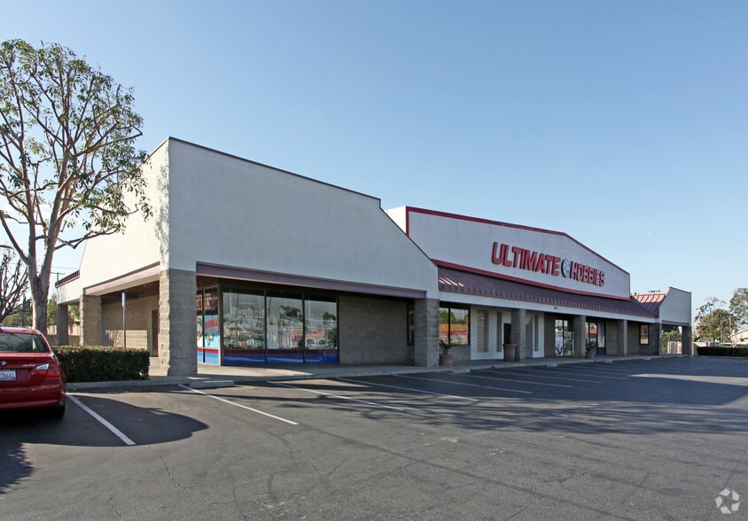 1520-1634 E Katella Ave, Orange, CA for lease - Primary Photo - Image 3 of 9