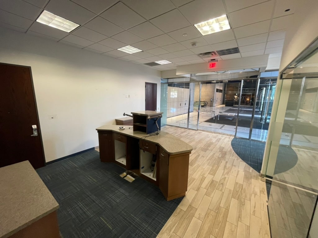 1201 Elm St, Dallas, TX for lease Interior Photo- Image 1 of 4