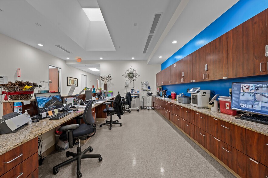 1207 N Houston Ave, Humble, TX à vendre - Photo du bâtiment - Image 3 de 35