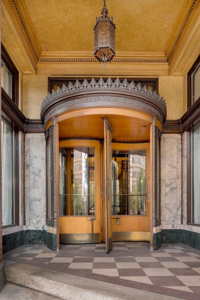 925-999 W Riverside Ave, Spokane, WA à louer - Photo du bâtiment - Image 2 de 10