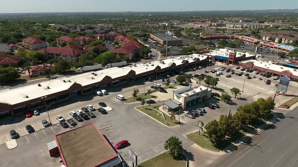 5440 Babcock Rd, San Antonio, TX à louer - Vidéo sur l’inscription commerciale - Image 2 de 14
