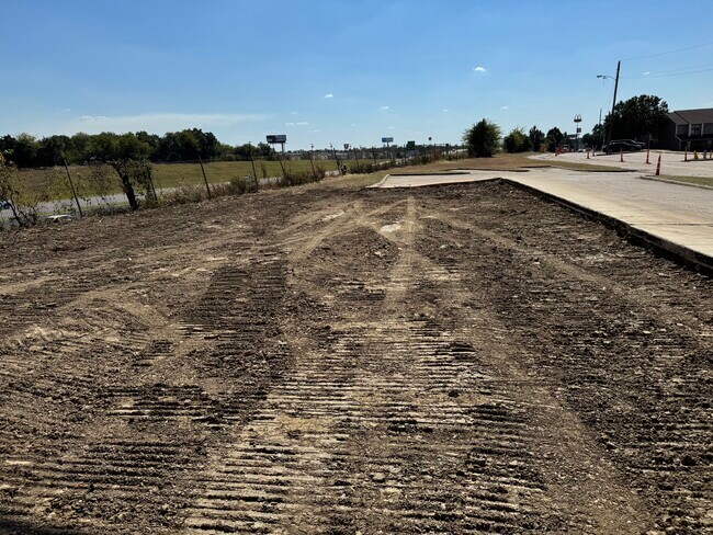 Plus de détails pour 3300 Glenshire dr, Balch Springs, TX - Commerce de détail à vendre