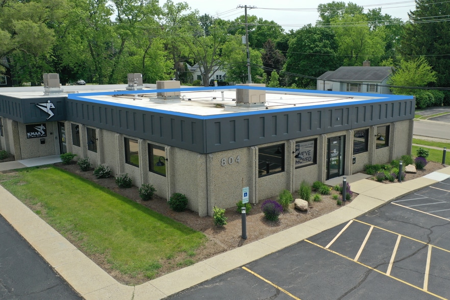 804 N Front St, McHenry, IL for lease - Building Photo - Image 1 of 17