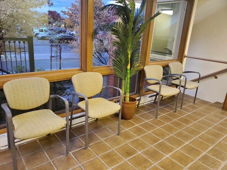 258 E 10th Ave, Eugene, OR for lease - Interior Photo - Image 3 of 24