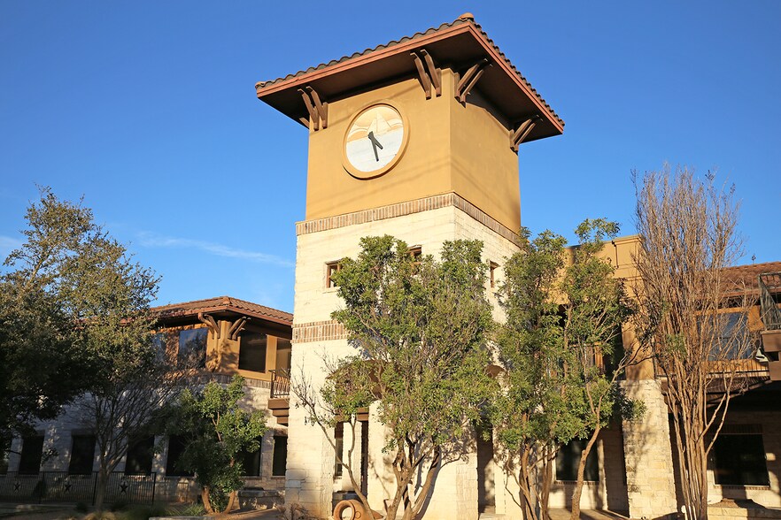 2101 Lakeway Blvd, Lakeway, TX à louer - Photo du bâtiment - Image 3 de 5